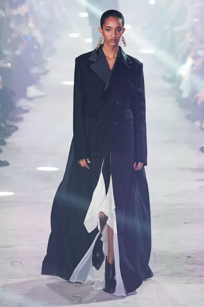 Look 44